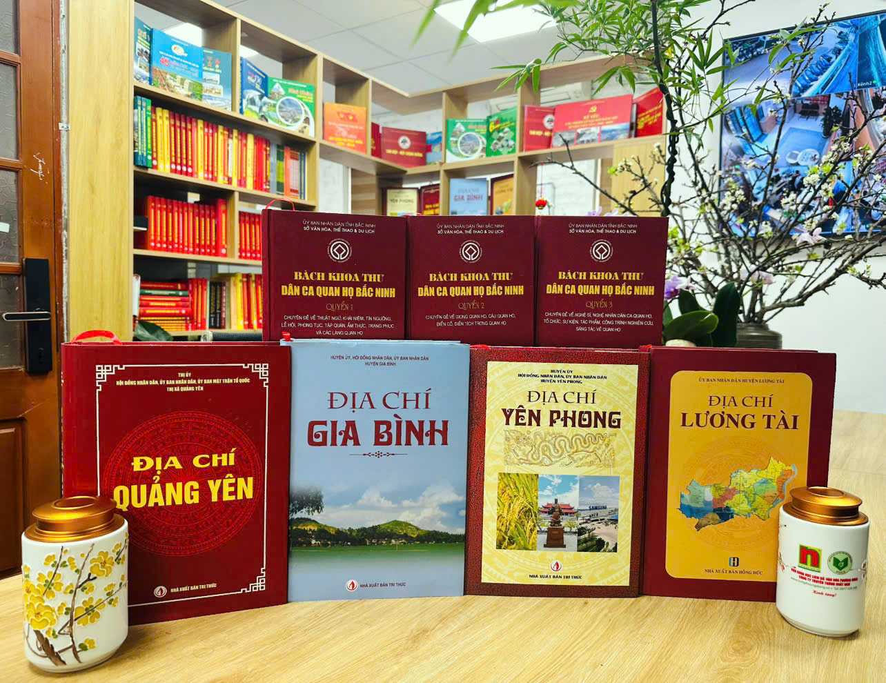 Các công trình địa chí